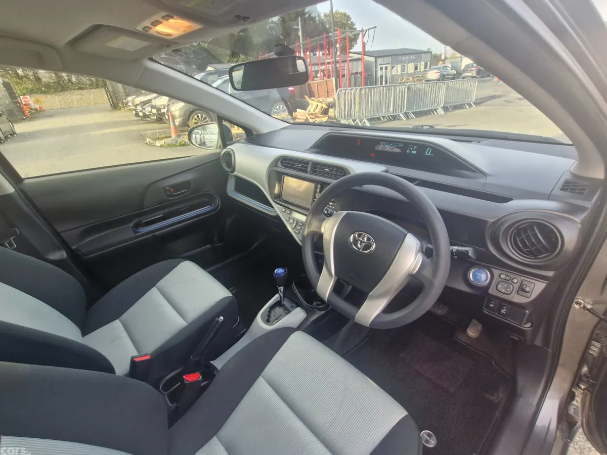 Honda Fit Hatchback, Petrol Hybrid, 2014, White