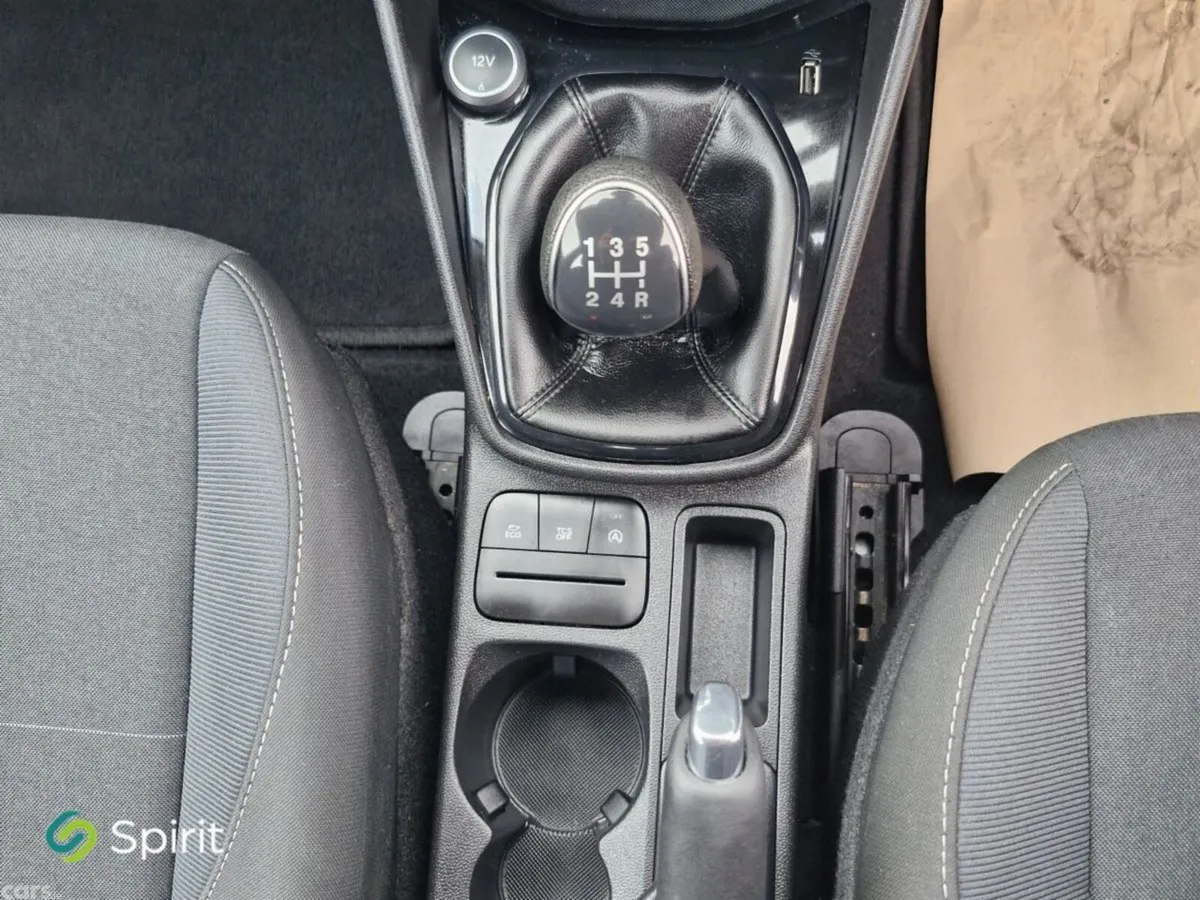 Ford Fiesta Hatchback, Petrol, 2018, White