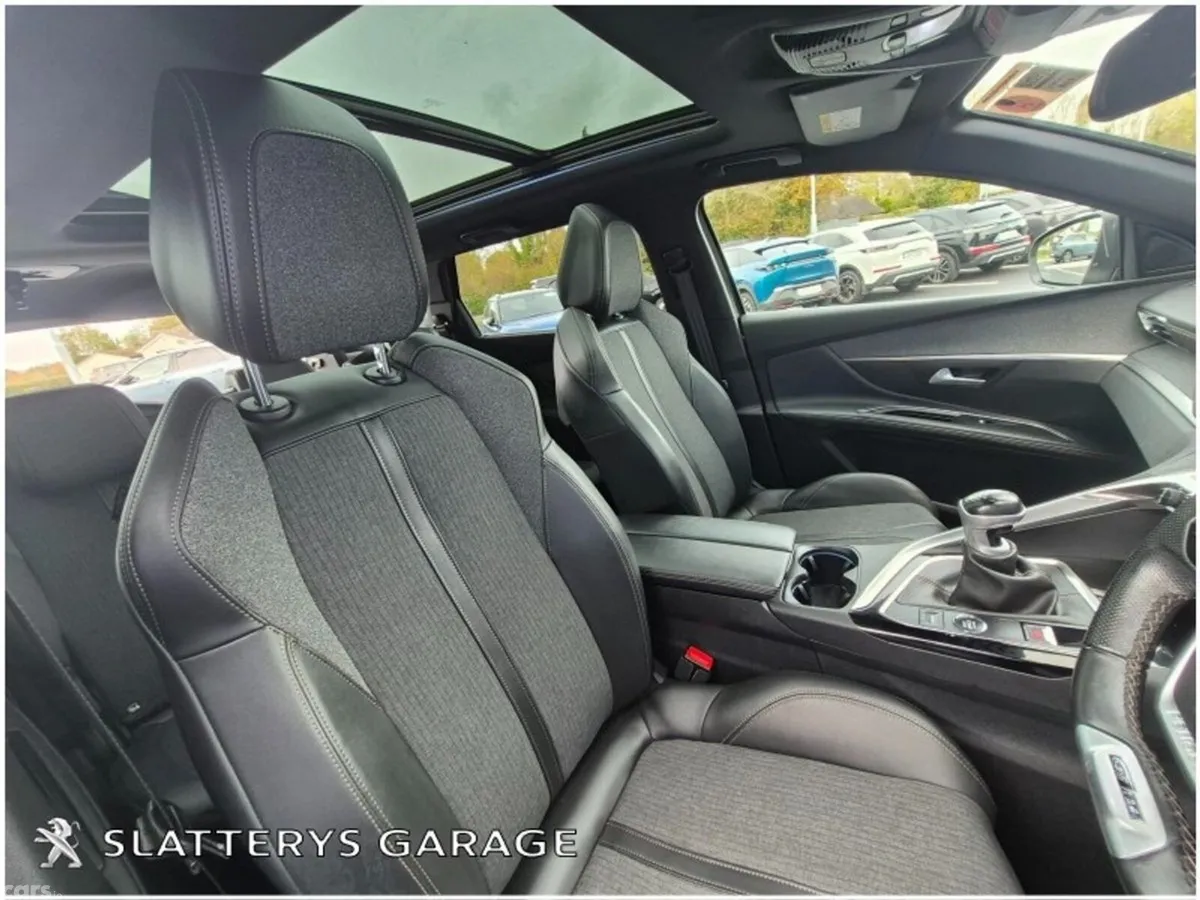 Peugeot 5008 MPV, Diesel, 2020, Grey
