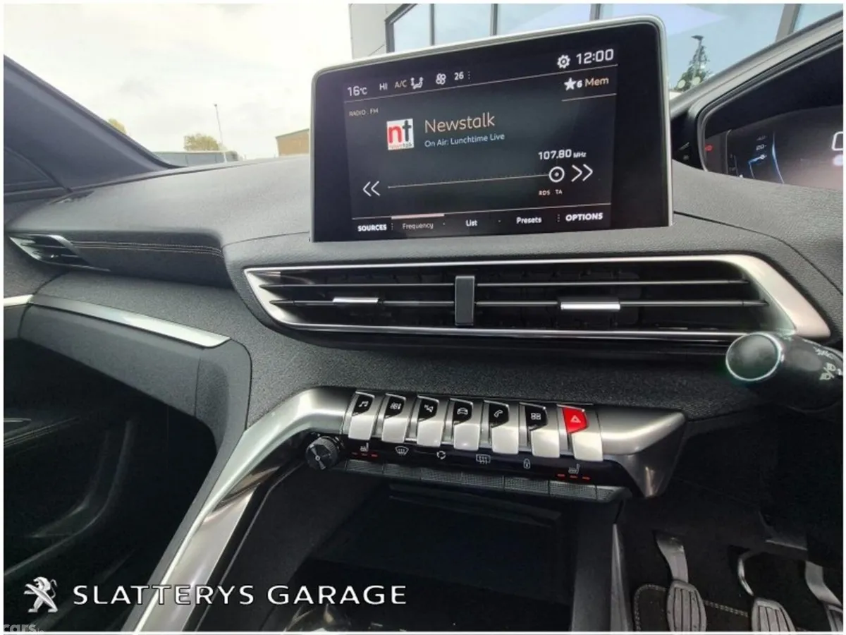 Peugeot 5008 MPV, Diesel, 2020, Grey