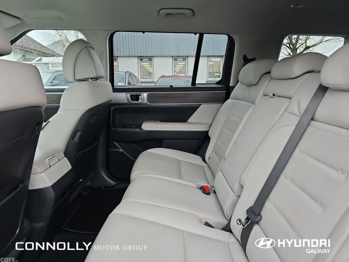 Hyundai Santa Fe SUV, Petrol Plug-in Hybrid, 2025, Black