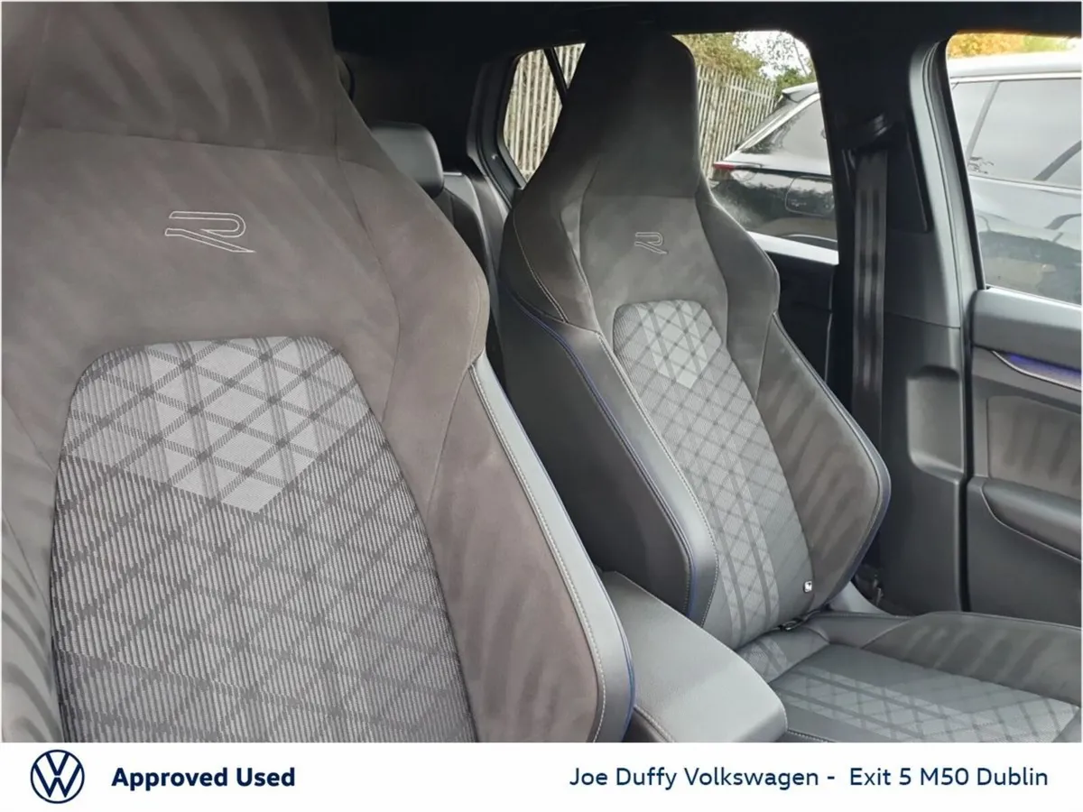 Volkswagen Golf Estate, Petrol, 2024, Grey
