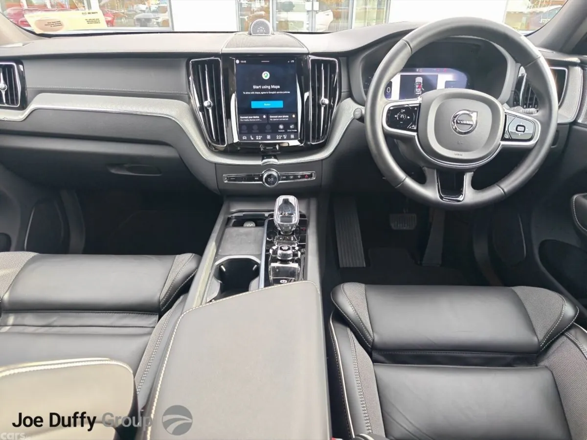 Volvo XC60 SUV, Petrol Plug-in Hybrid, 2025, Silver