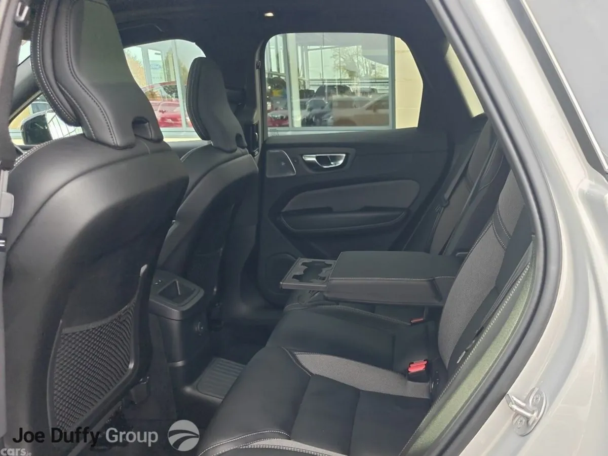 Volvo XC60 SUV, Petrol Plug-in Hybrid, 2025, Silver