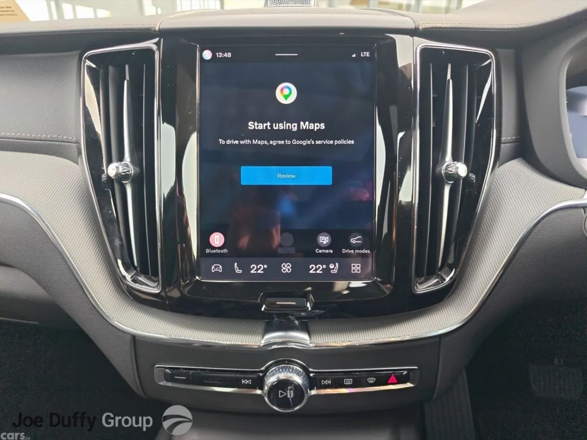 Volvo XC60 SUV, Petrol Plug-in Hybrid, 2025, Silver