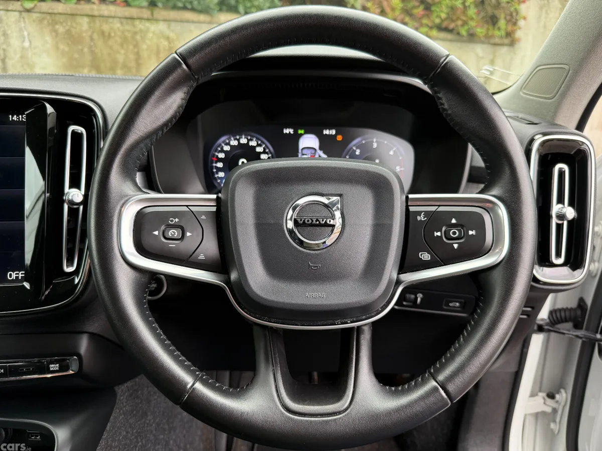 Volvo XC40 Hatchback, Diesel, 2020, White