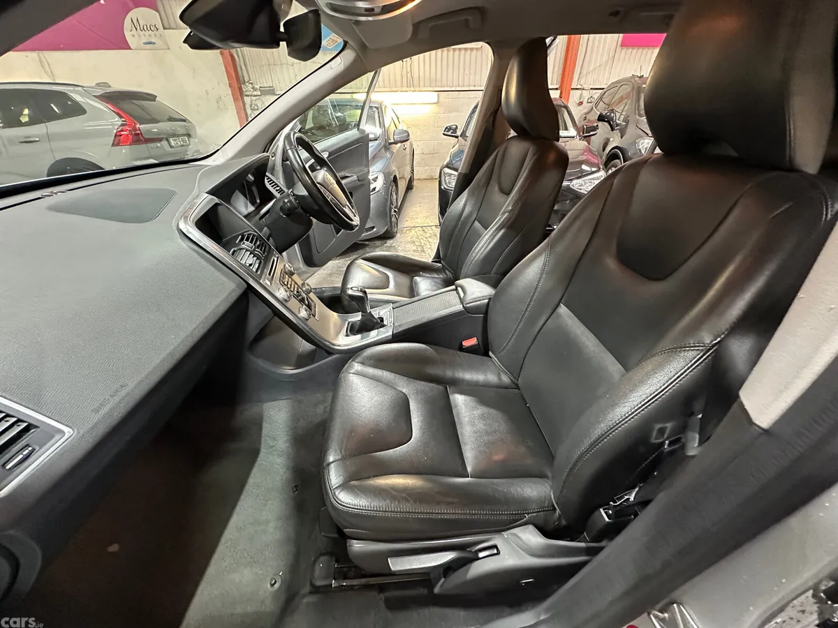 Volvo XC60 SUV, Diesel, 2017, Silver