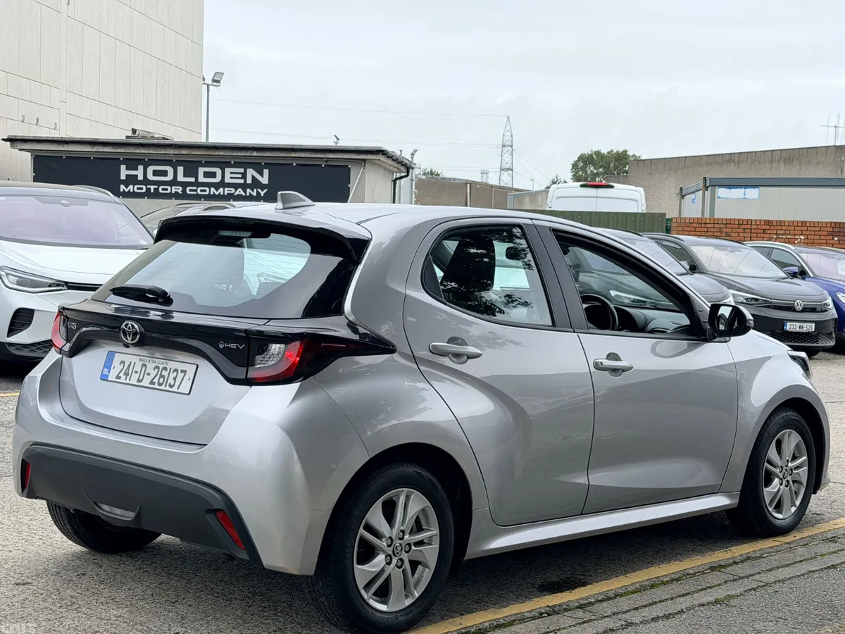Toyota Yaris Hatchback, Petrol Hybrid, 2024, Grey