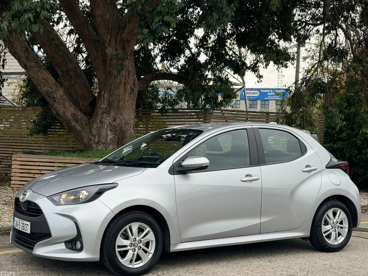 Toyota Yaris Hatchback, Petrol Hybrid, 2024, Grey