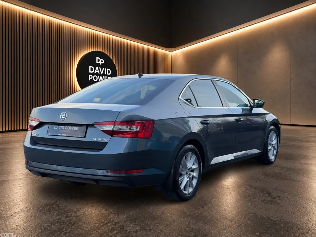 Skoda Superb Hatchback, Diesel, 2015, Grey