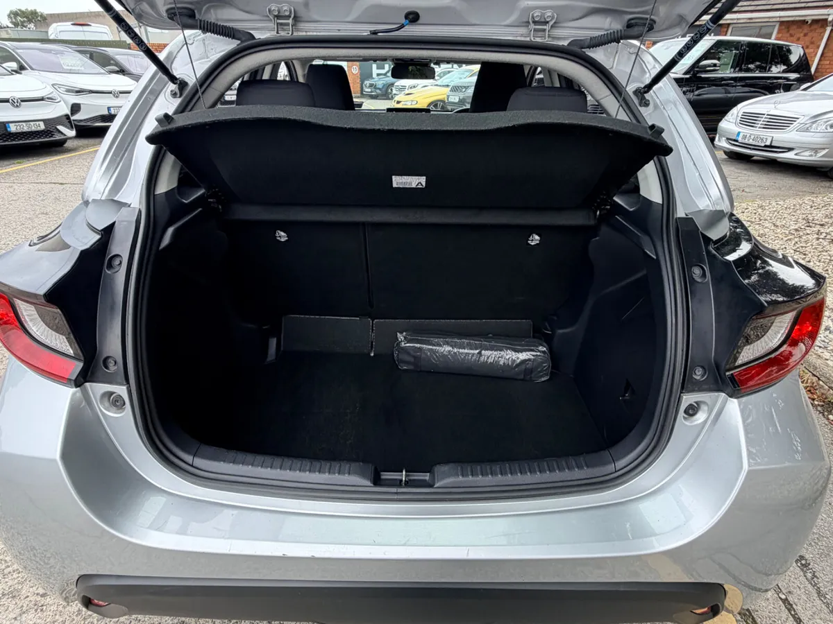 Toyota Yaris Hatchback, Petrol Hybrid, 2024, Grey