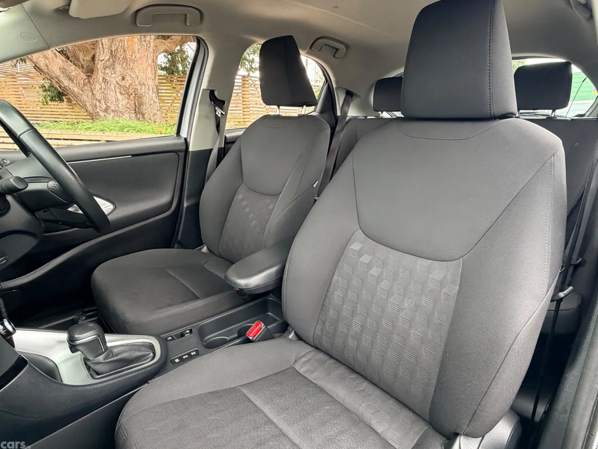 Toyota Yaris Hatchback, Petrol Hybrid, 2024, Grey