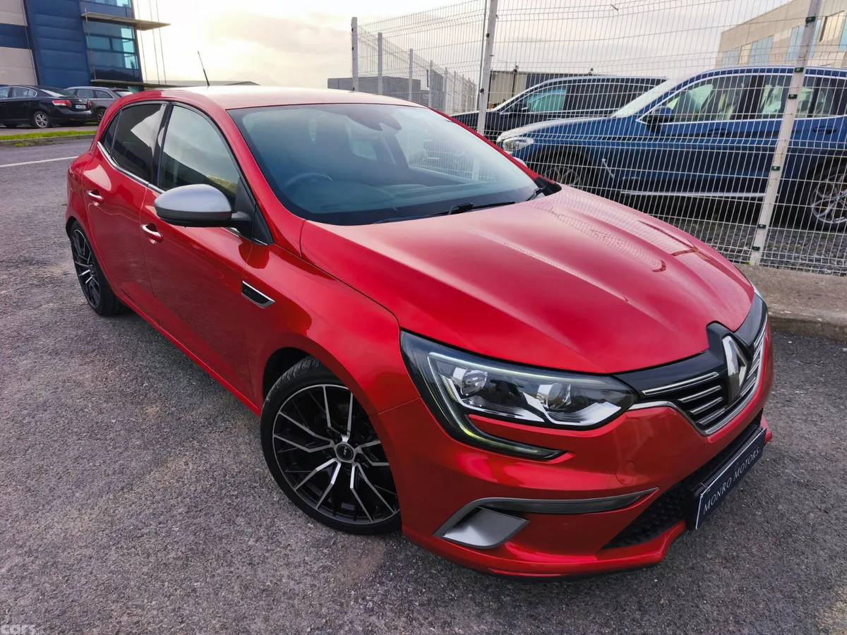 Renault Megane Hatchback, Petrol, 2019, Red