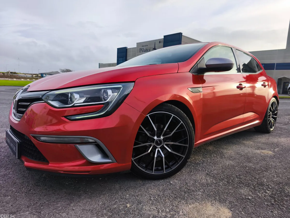 Renault Megane Hatchback, Petrol, 2019, Red