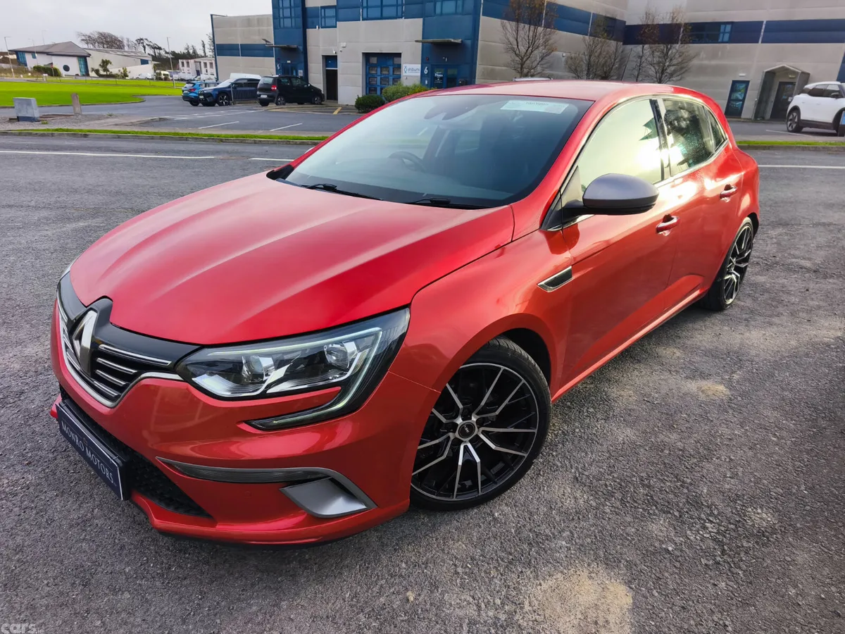 Renault Megane Hatchback, Petrol, 2019, Red