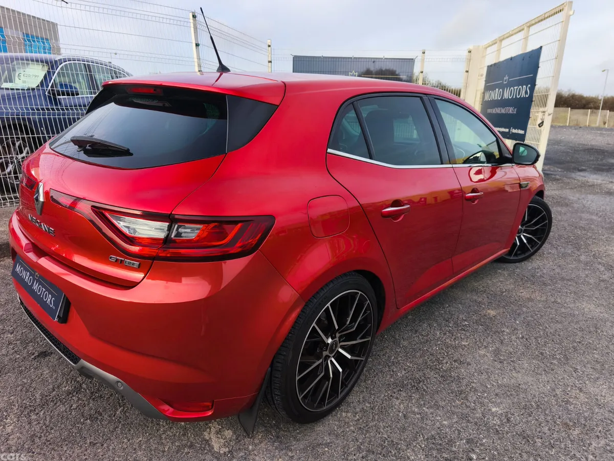 Renault Megane Hatchback, Petrol, 2019, Red