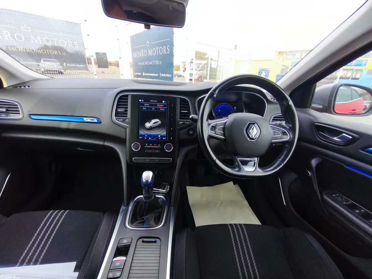 Renault Megane Hatchback, Petrol, 2019, Red