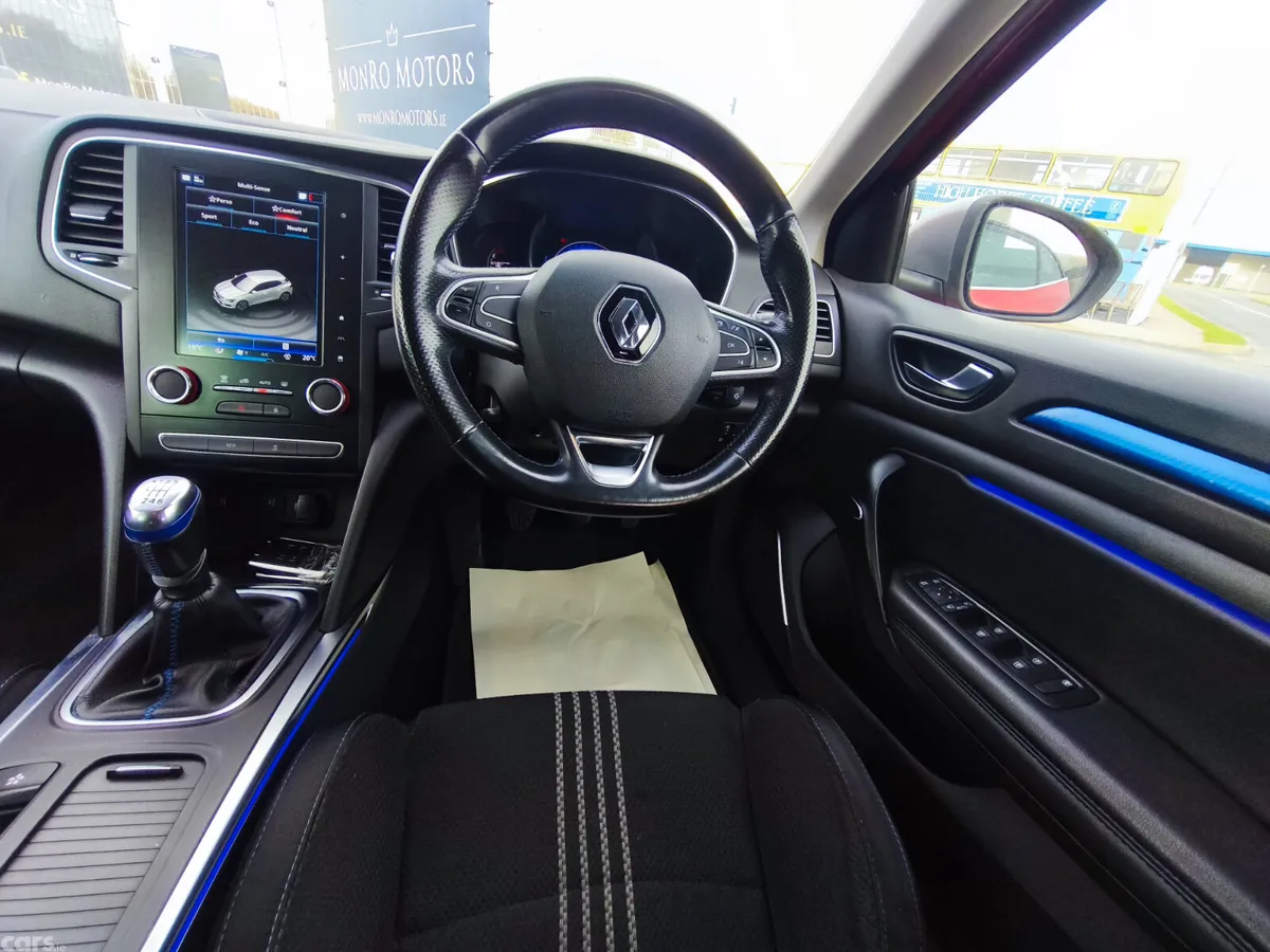 Renault Megane Hatchback, Petrol, 2019, Red