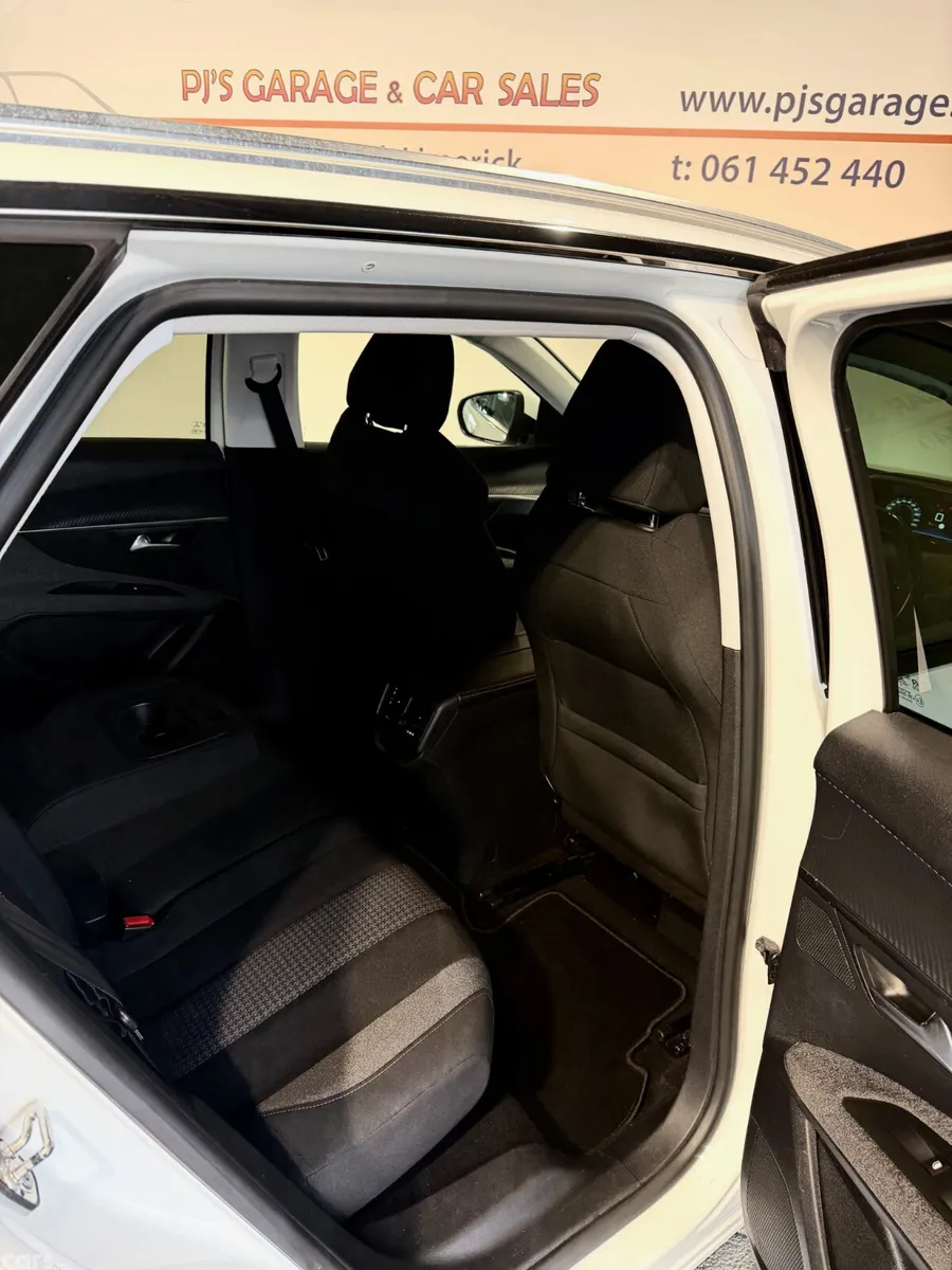 Peugeot 3008 MPV, Petrol, 2018, White