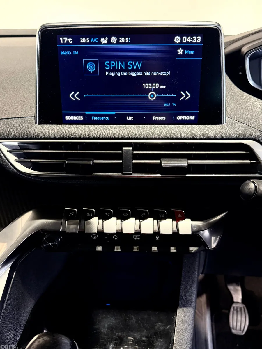 Peugeot 3008 MPV, Petrol, 2018, White