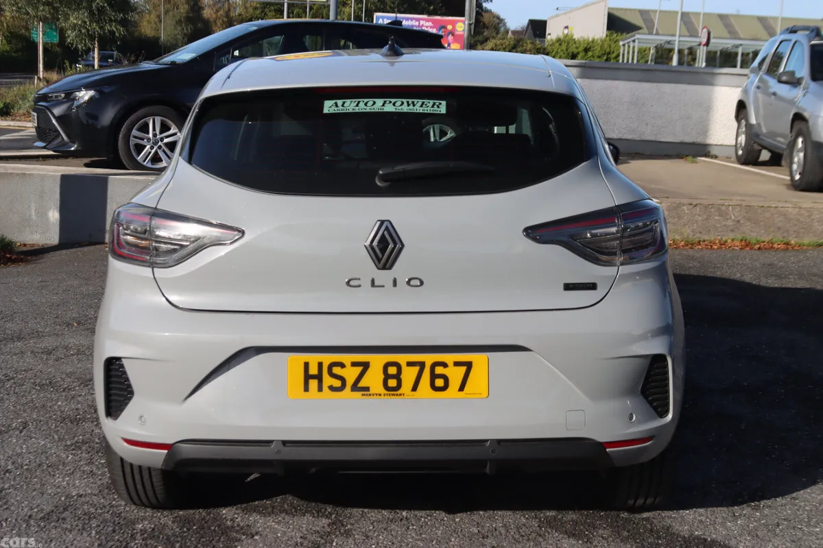 Renault Clio Hatchback, Petrol Hybrid, 2024, Grey