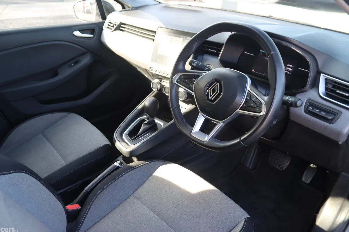 Renault Clio Hatchback, Petrol Hybrid, 2024, Grey