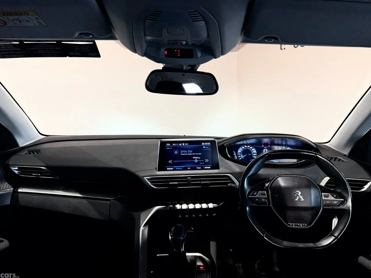 Peugeot 3008 MPV, Petrol, 2018, White