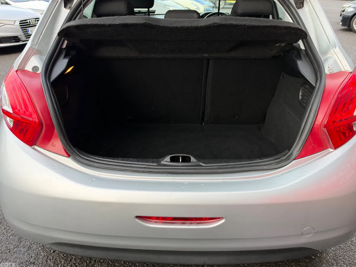 Peugeot 208 Hatchback, Petrol, 2013, Grey