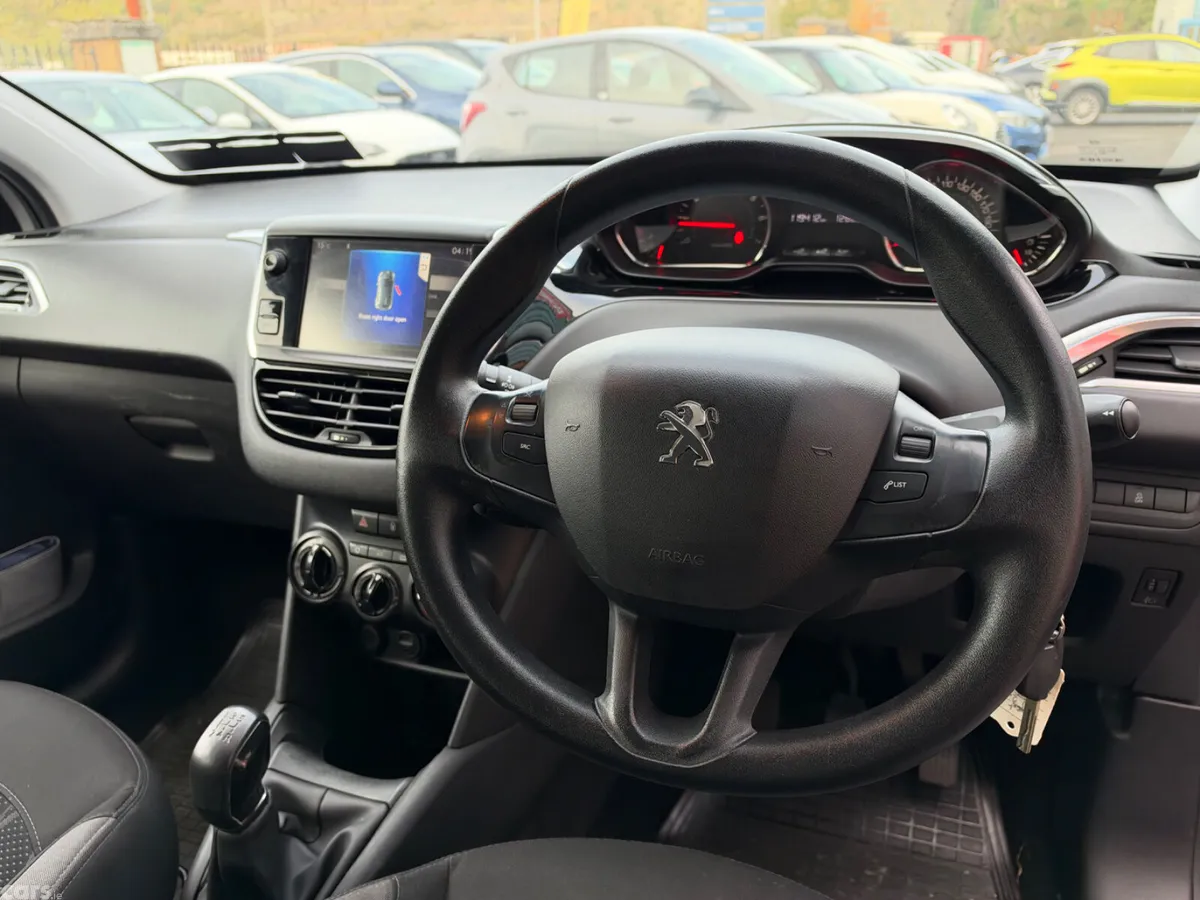 Peugeot 208 Hatchback, Petrol, 2013, Grey