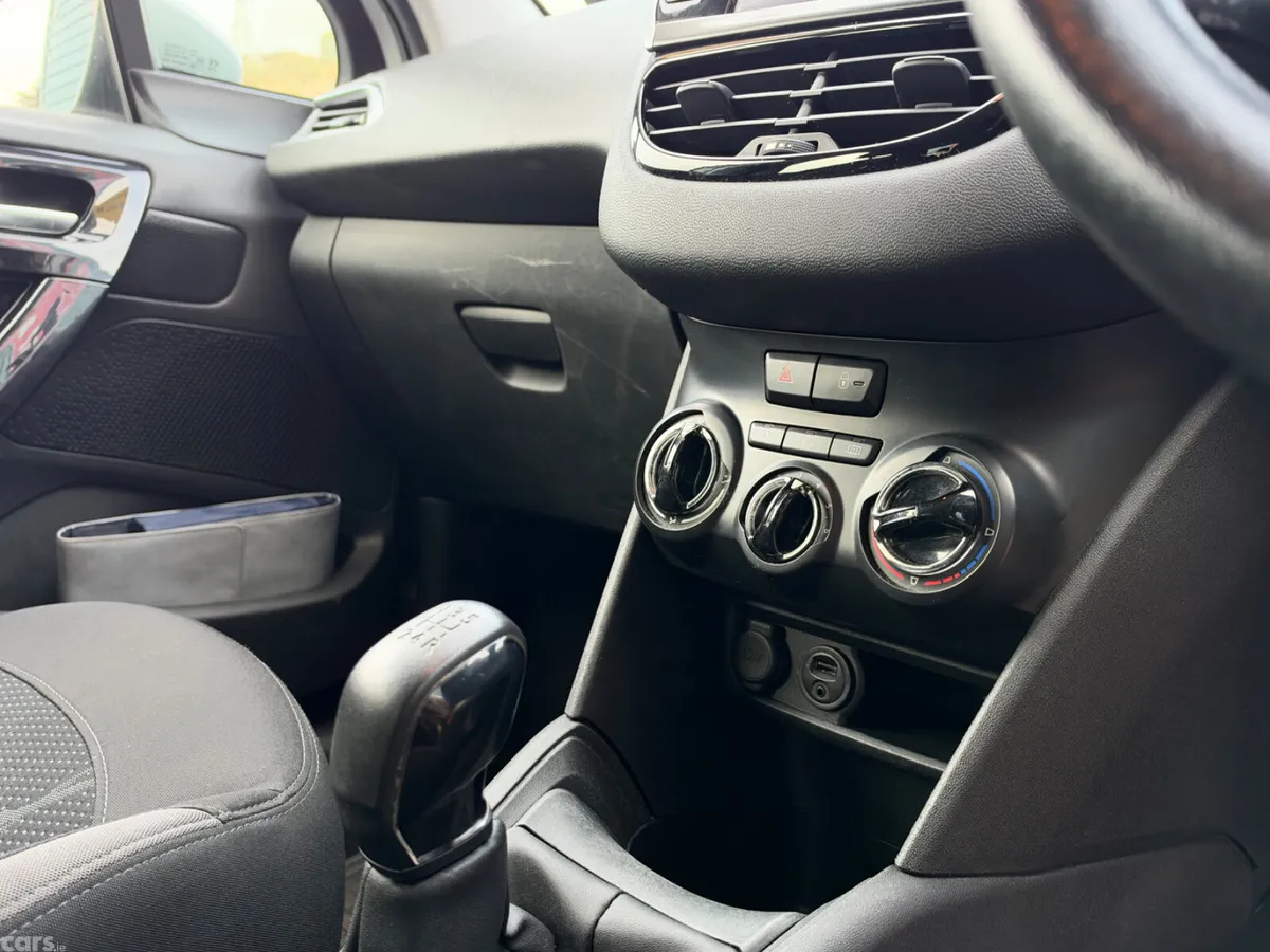 Peugeot 208 Hatchback, Petrol, 2013, Grey