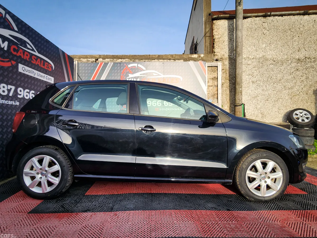 Volkswagen Polo Hatchback, Petrol, 2011, Black