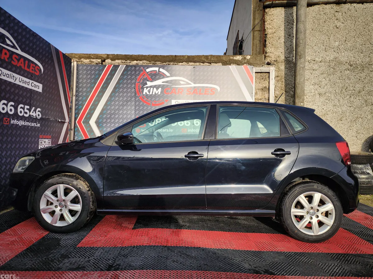 Volkswagen Polo Hatchback, Petrol, 2011, Black