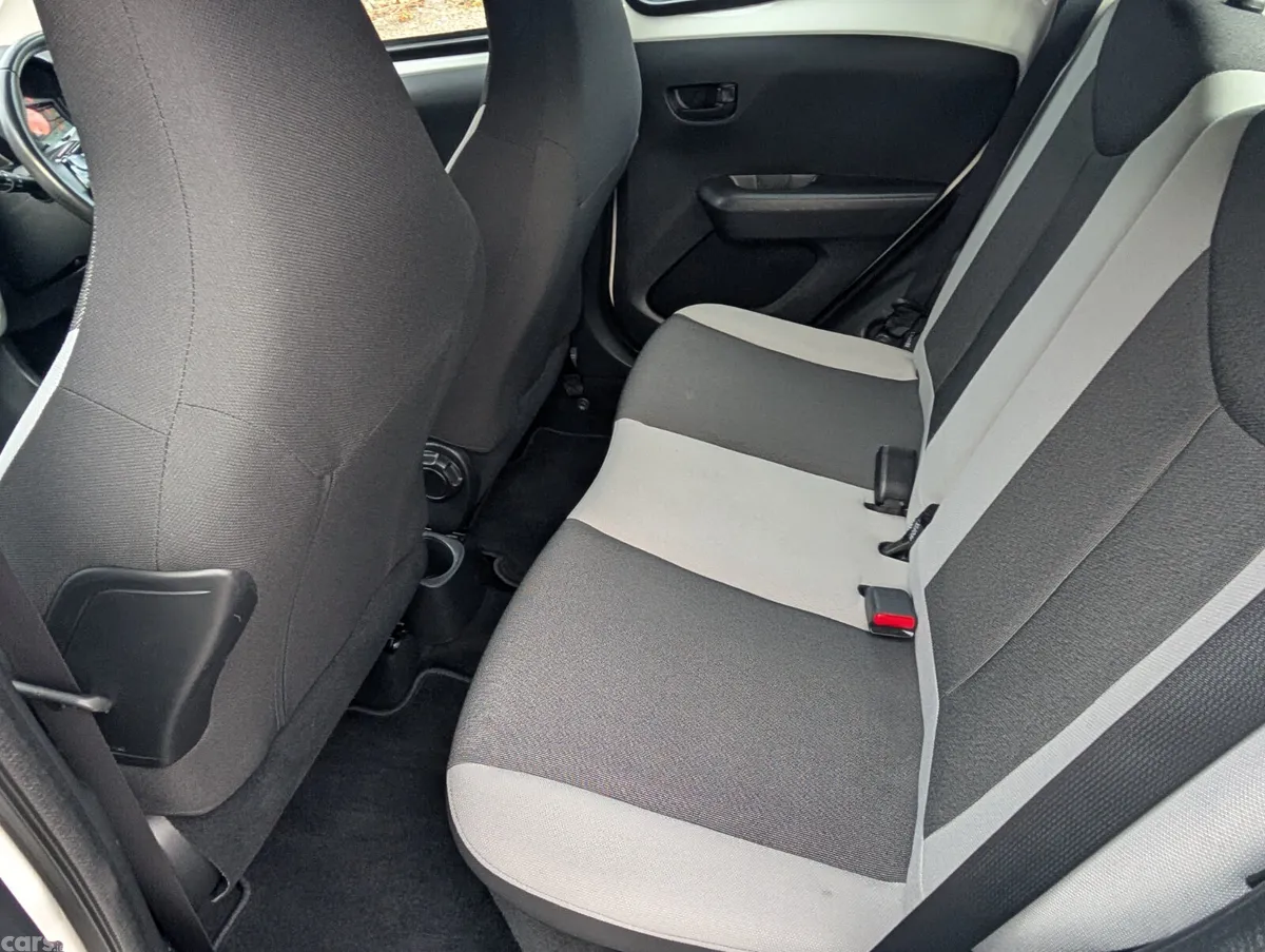 Toyota Aygo Hatchback, Petrol, 2016, White