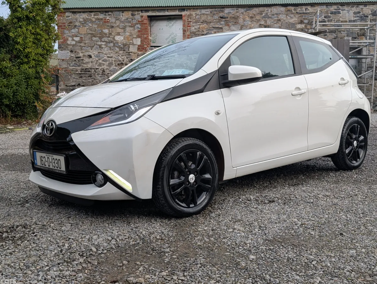 Toyota Aygo Hatchback, Petrol, 2016, White