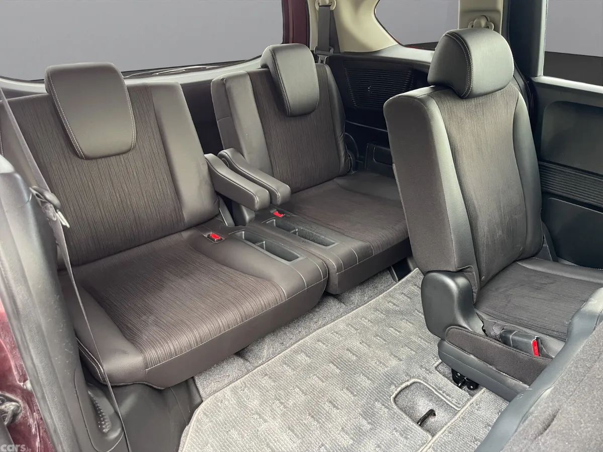 Honda Freed MPV, Petrol Hybrid, 2014, Red