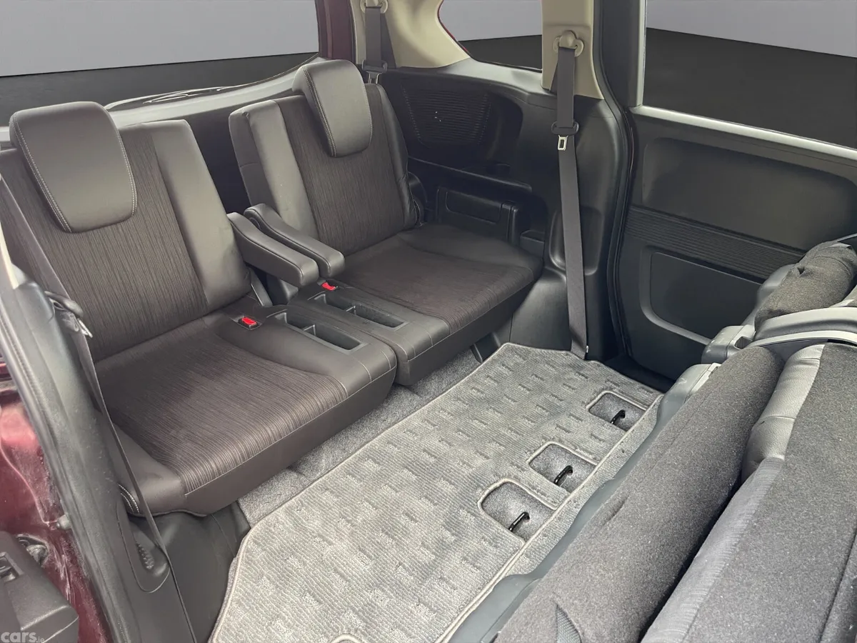Honda Freed MPV, Petrol Hybrid, 2014, Red