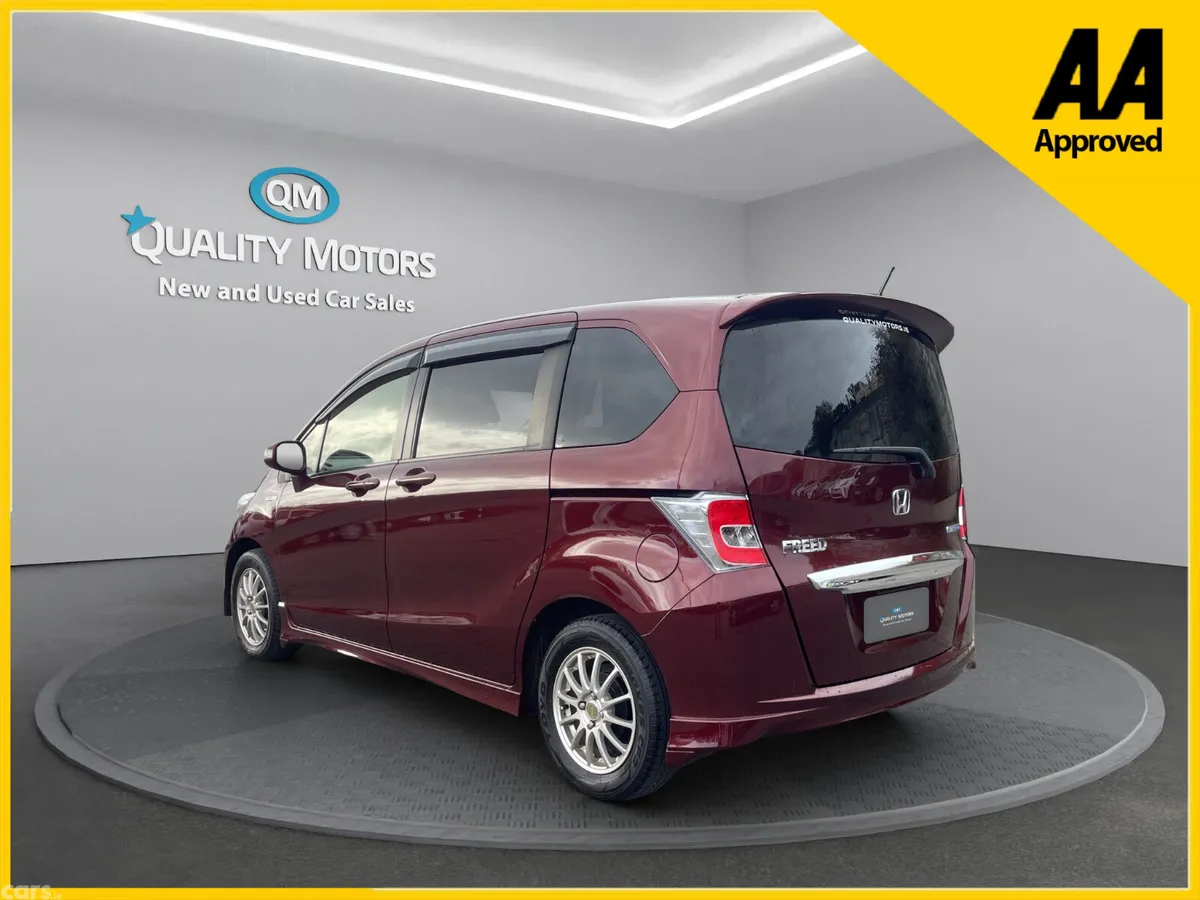Honda Freed MPV, Petrol Hybrid, 2014, Red
