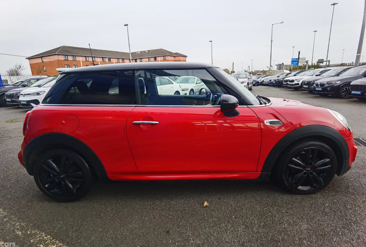 Mini Cooper Hatchback, Petrol, 2018, Red