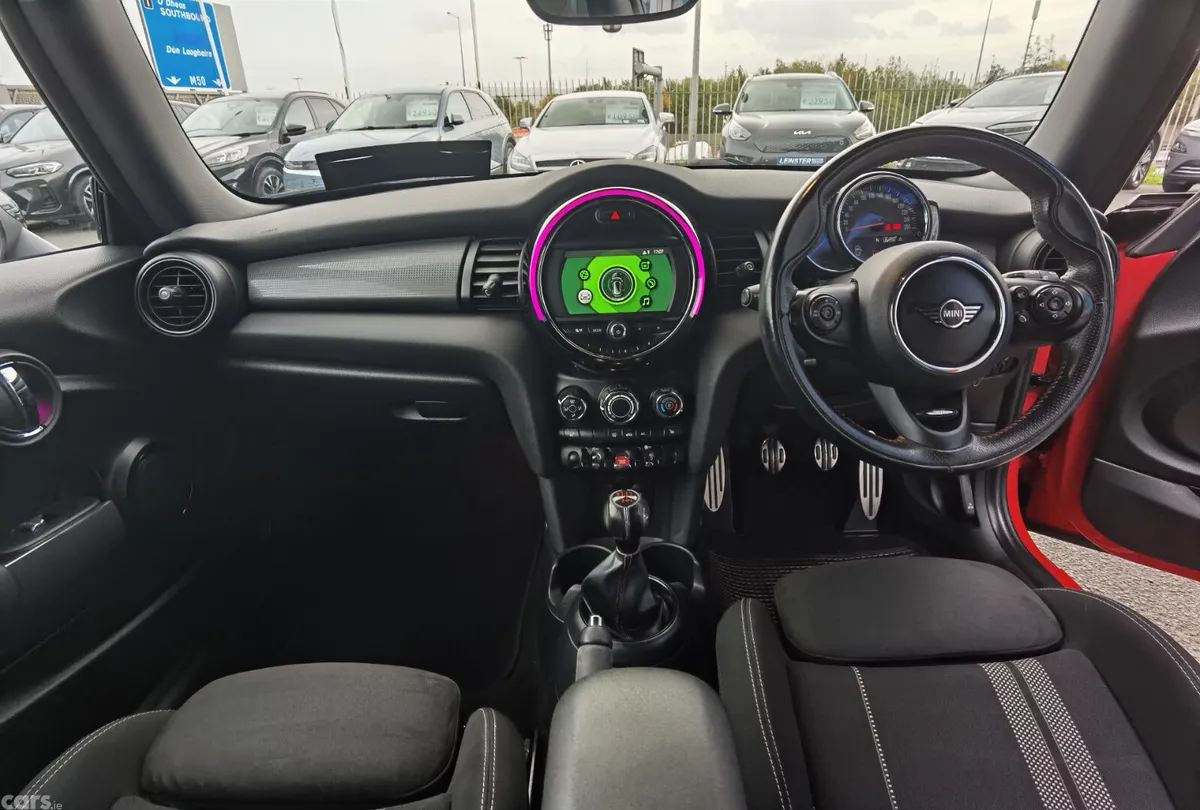 Mini Cooper Hatchback, Petrol, 2018, Red