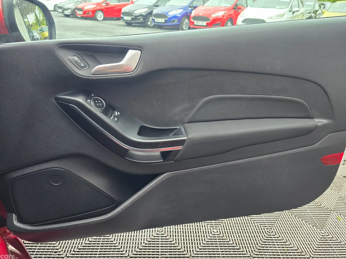 Ford Fiesta Hatchback, Petrol, 2018, Red