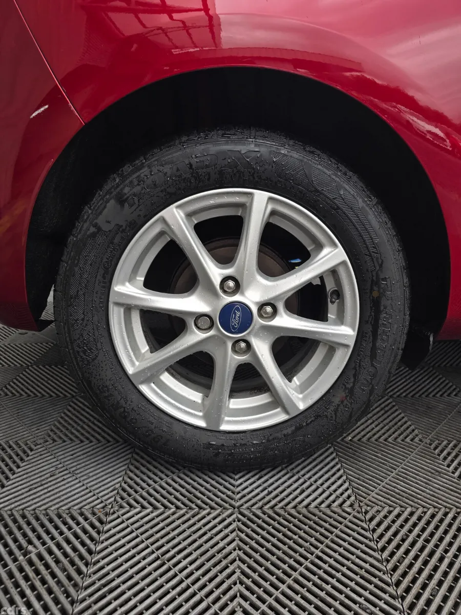 Ford Fiesta Hatchback, Petrol, 2018, Red