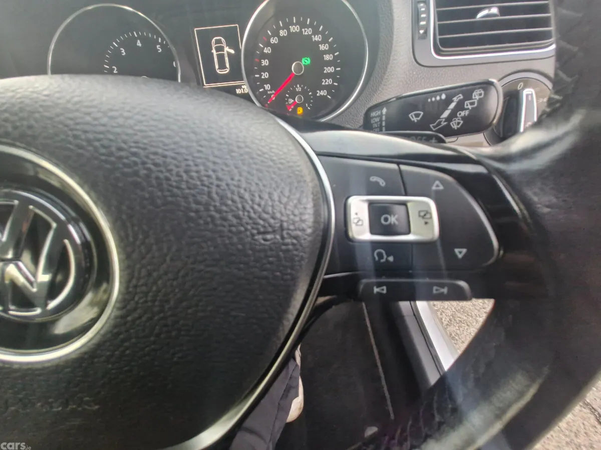 Volkswagen Polo Hatchback, Petrol, 2015, Silver