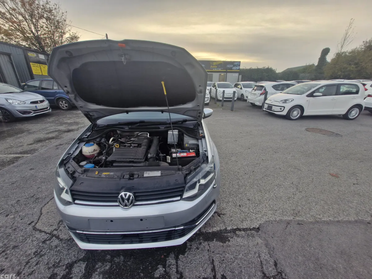 Volkswagen Polo Hatchback, Petrol, 2015, Silver