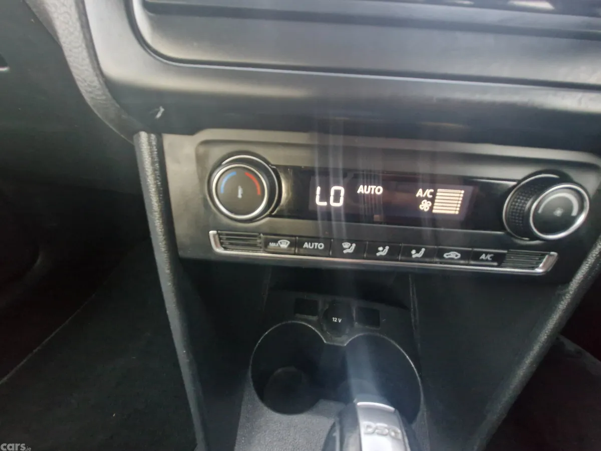 Volkswagen Polo Hatchback, Petrol, 2015, Silver