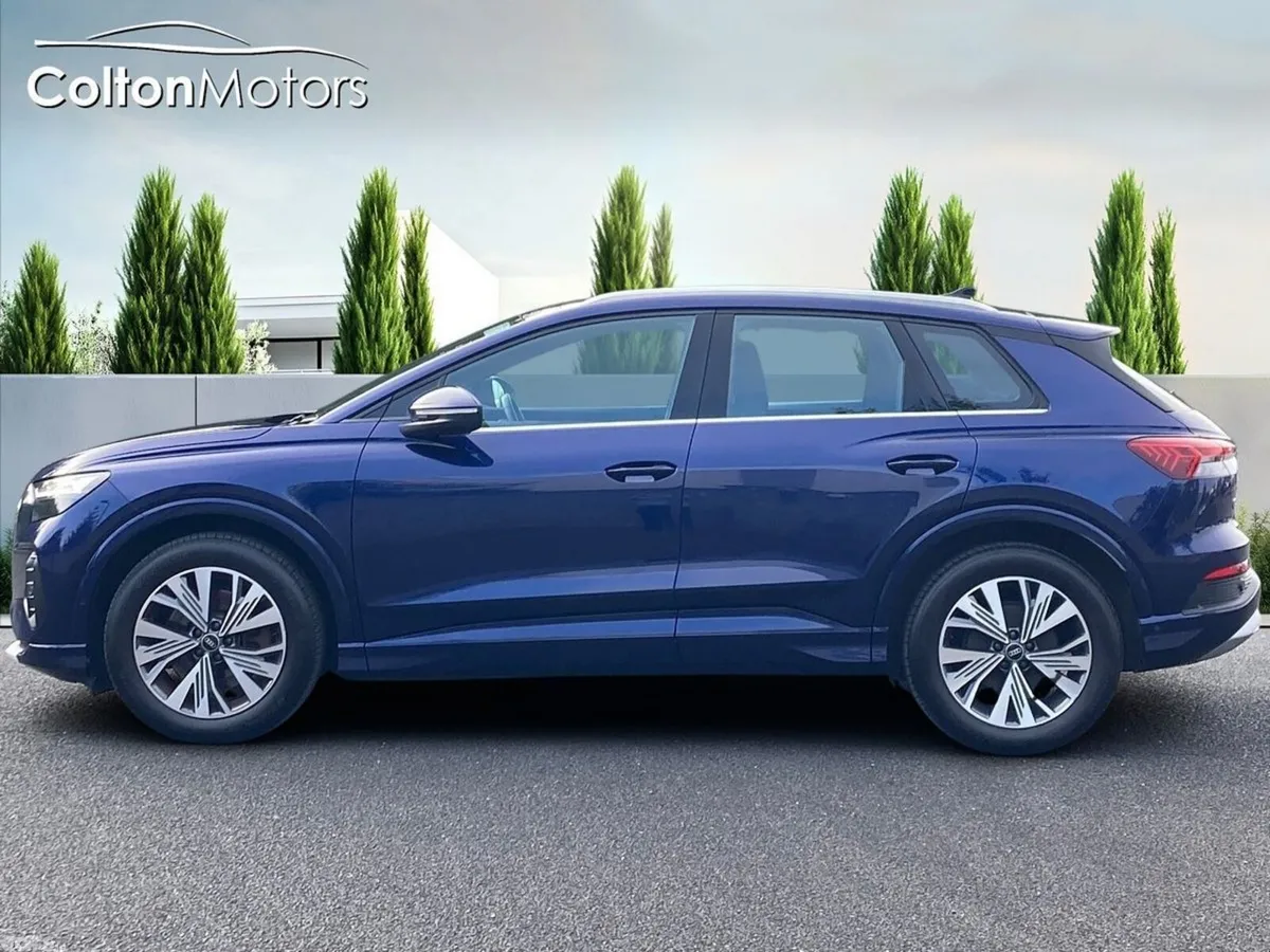 Audi Q4 e-tron Hatchback, Electric, 2023, Blue