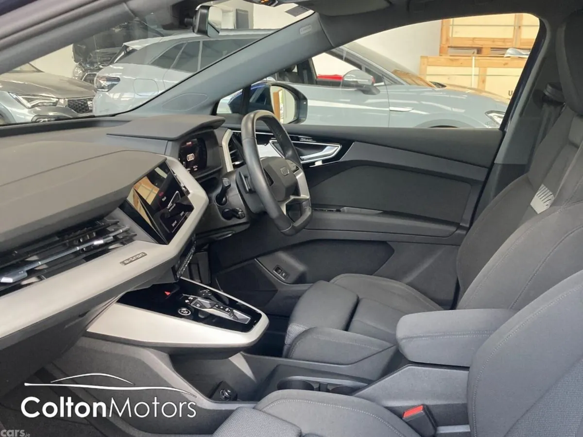 Audi Q4 e-tron Hatchback, Electric, 2023, Blue
