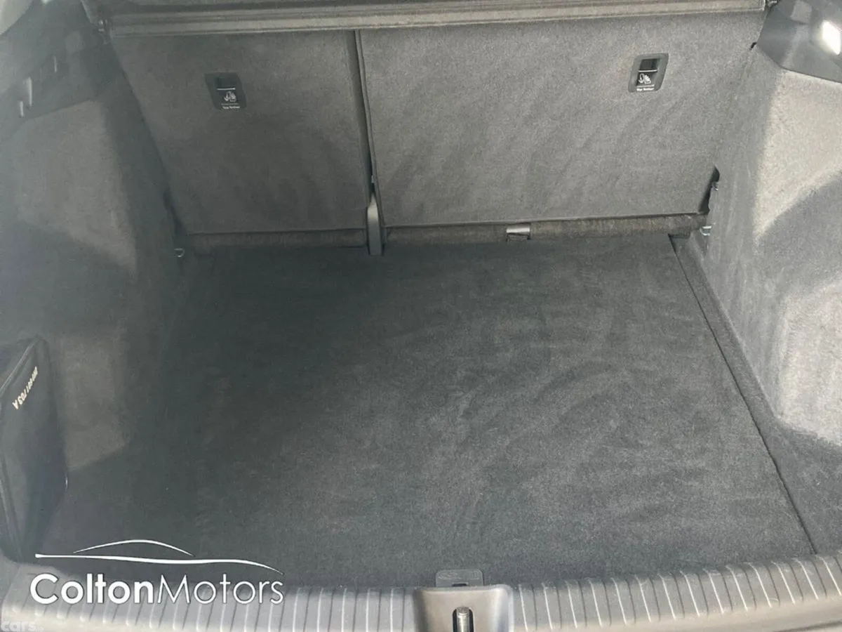 Audi Q4 e-tron Hatchback, Electric, 2023, Blue