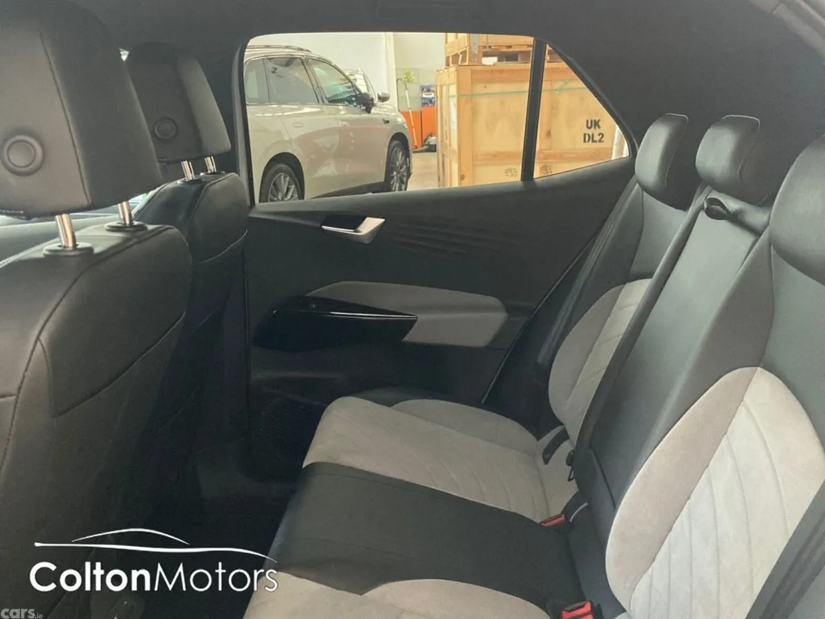 Volkswagen ID.3 Hatchback, Electric, 2023, White