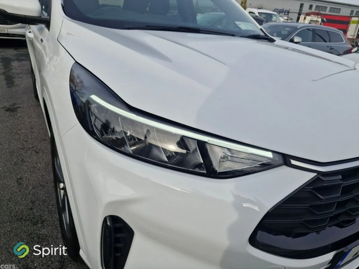 Ford Kuga SUV, Petrol Plug-in Hybrid, 2025, White