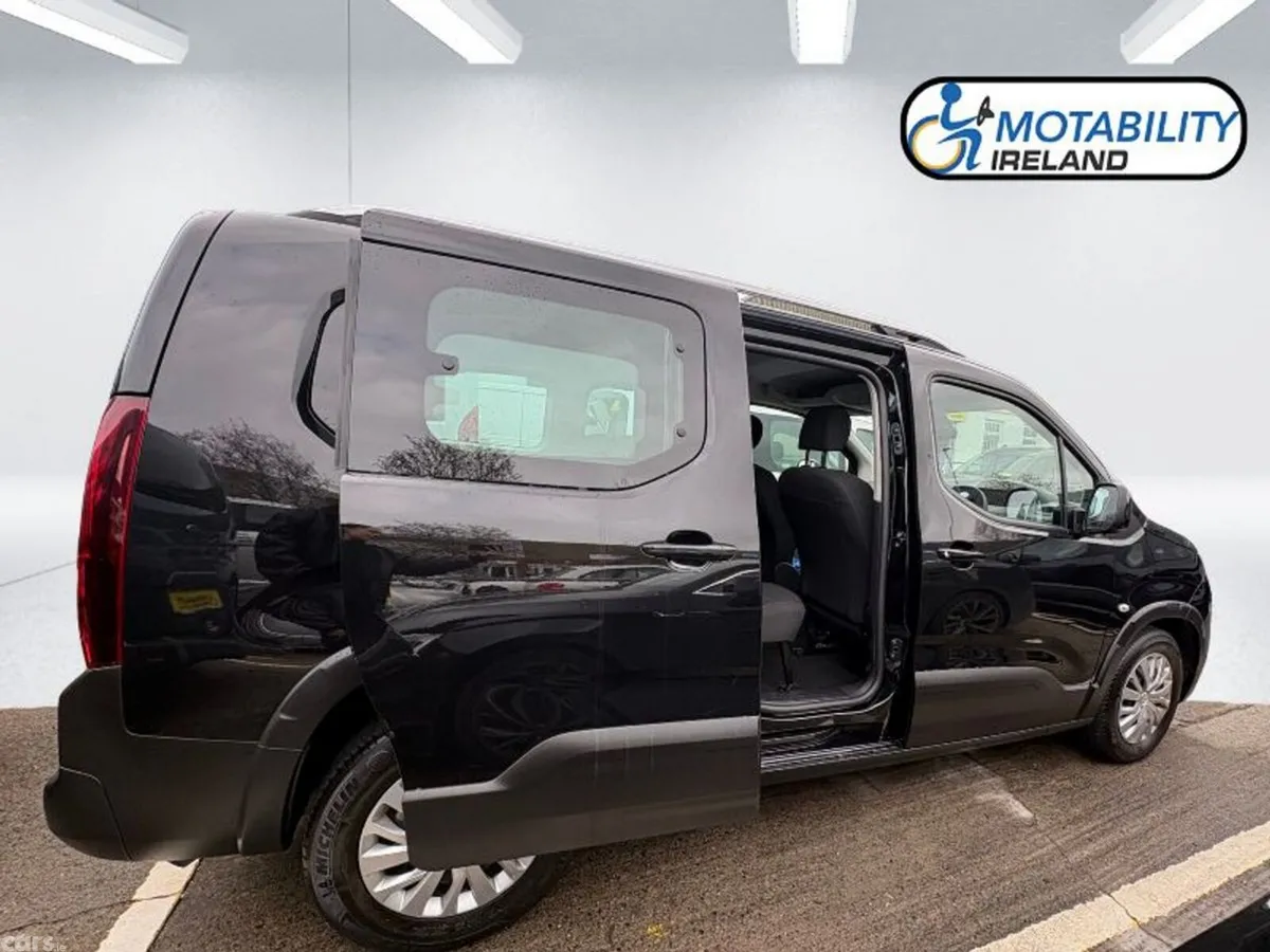 Peugeot Rifter MPV, Diesel, 2021, Black